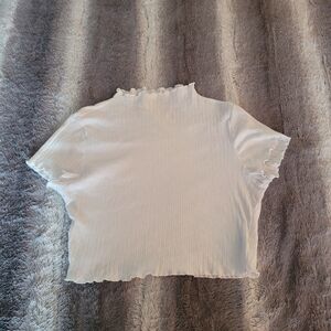 Short sleeve cropped shirt size xs